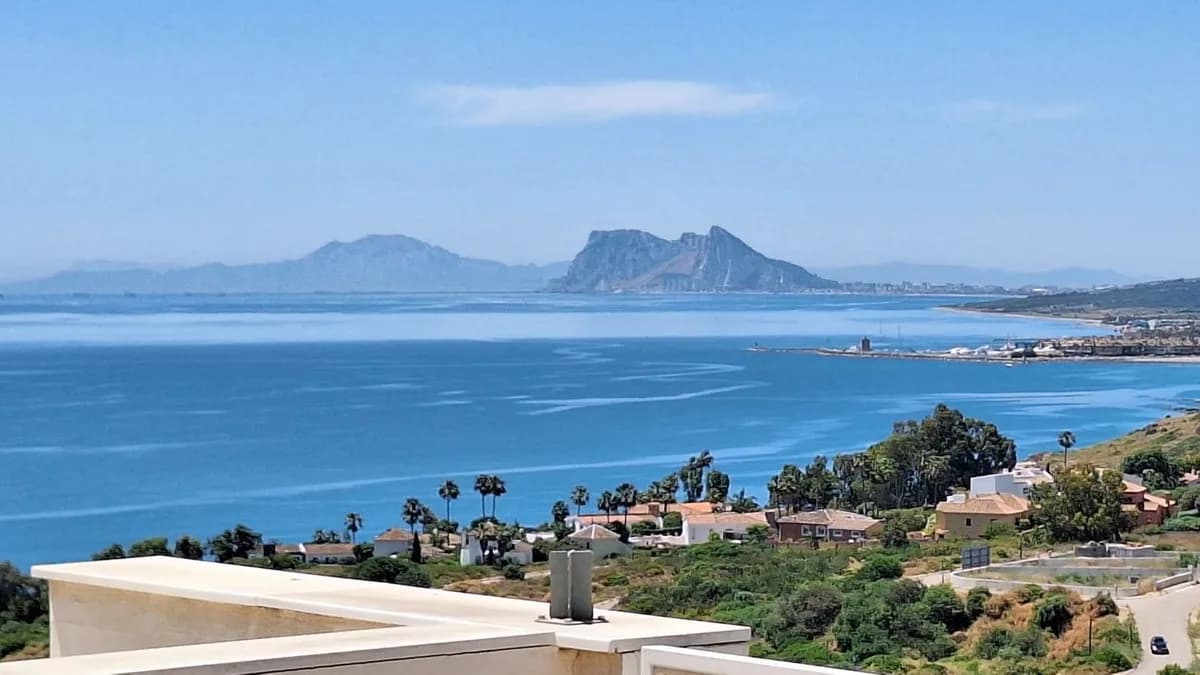 4 Bedroom Semi-Detached House for Sale in Manilva, Málaga