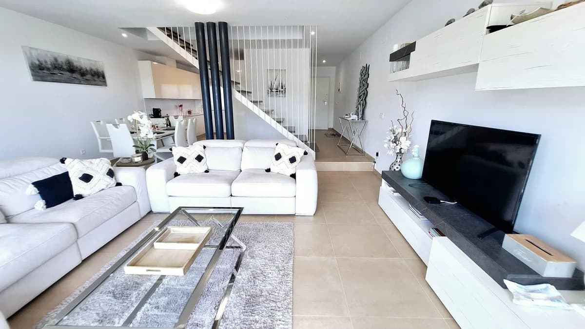 4 Bedroom Semi-Detached House for Sale in Manilva, Málaga - Image 2