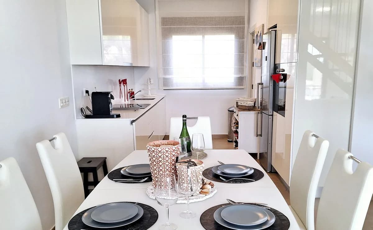 4 Bedroom Semi-Detached House for Sale in Manilva, Málaga - Image 6