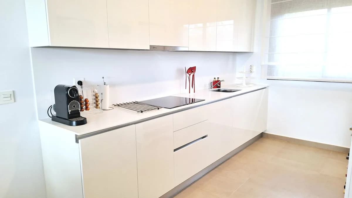 4 Bedroom Semi-Detached House for Sale in Manilva, Málaga - Image 9