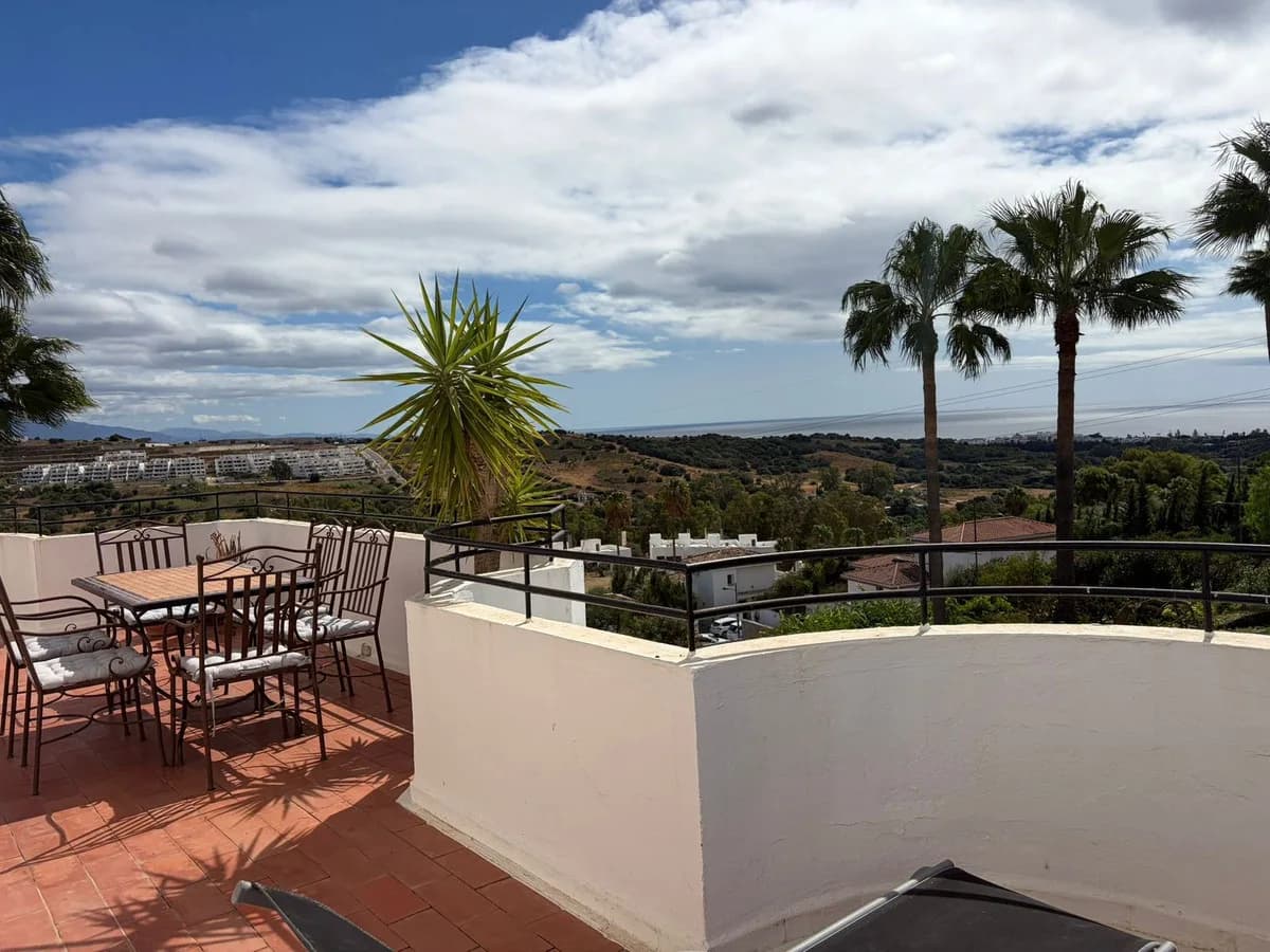 1 Bedroom Penthouse for Sale in Estepona, Málaga - Image 2