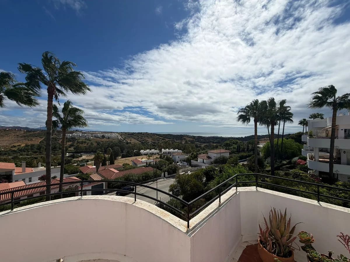 1 Bedroom Penthouse for Sale in Estepona, Málaga - Image 4