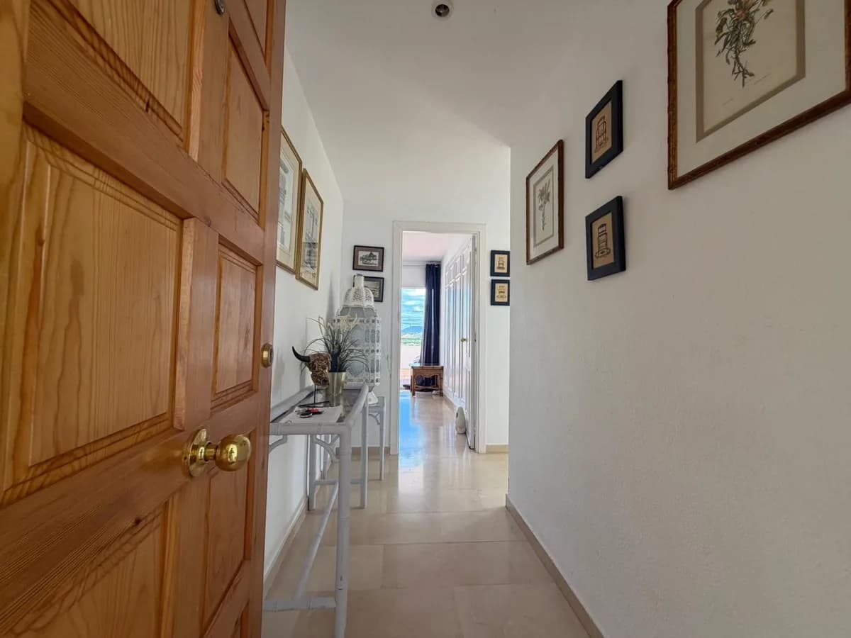 1 Bedroom Penthouse for Sale in Estepona, Málaga - Image 6