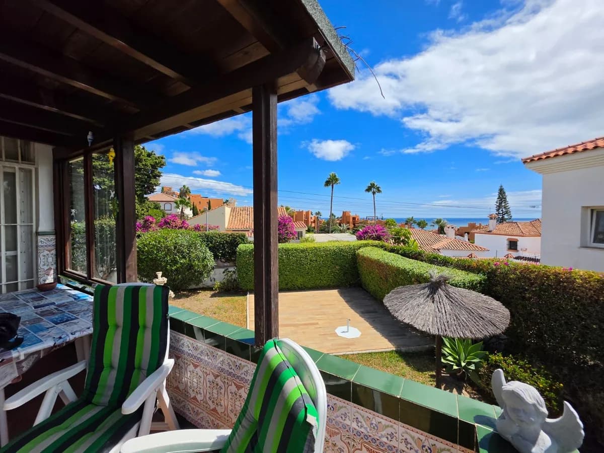 2 Bedroom Detached Villa for Sale in Estepona, Málaga