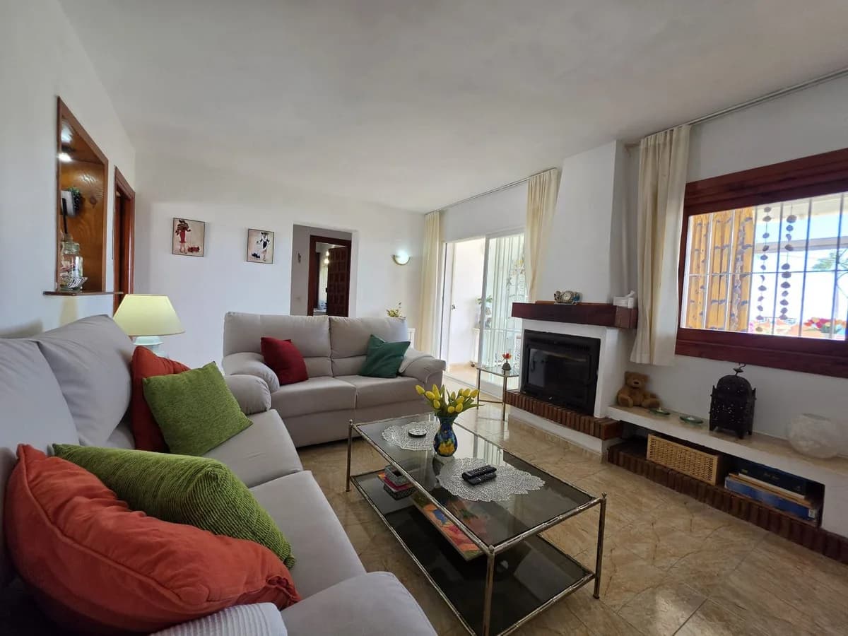 2 Bedroom Detached Villa for Sale in Estepona, Málaga - Image 3