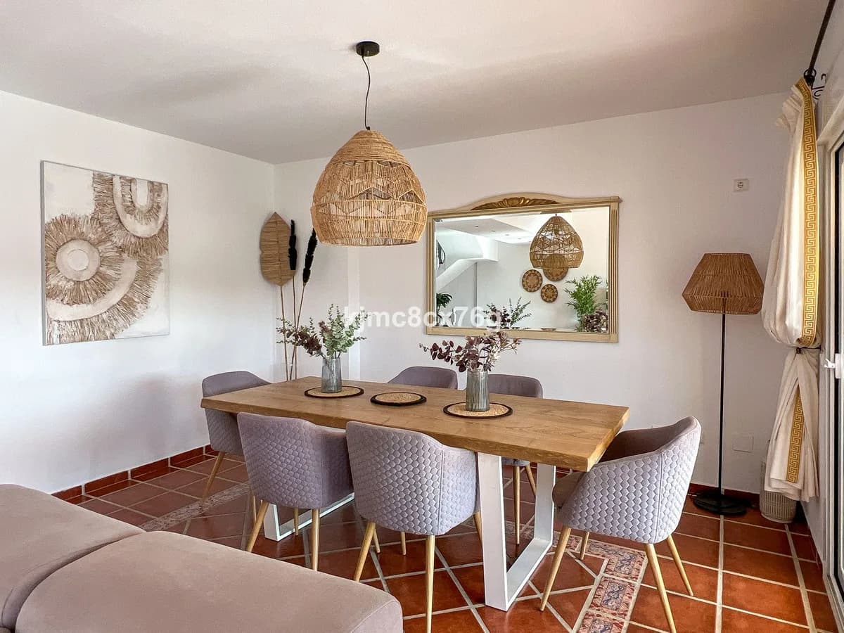 4 Bedroom Townhouse for Sale in Calahonda, Málaga - Image 9