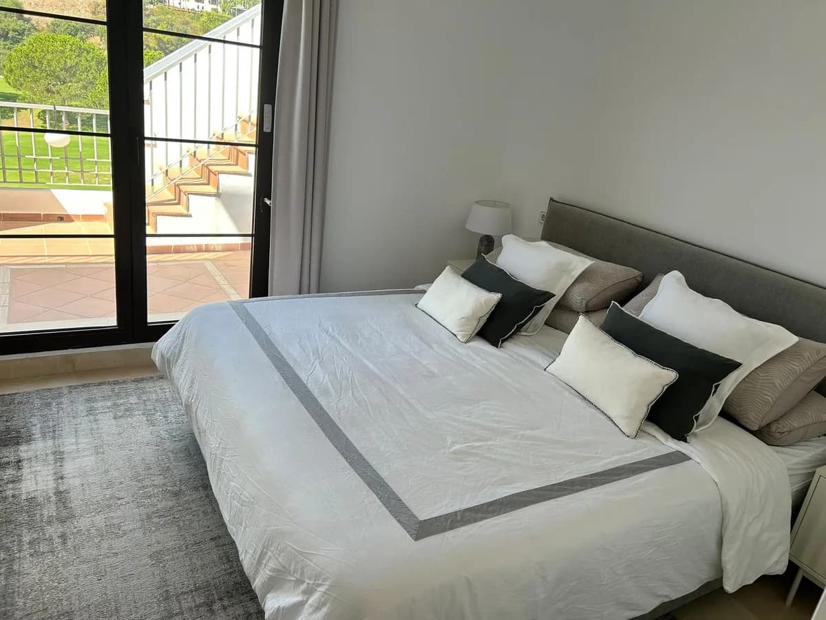2 Bedroom Penthouse Duplex for Sale in Los Arqueros, Málaga - Image 5