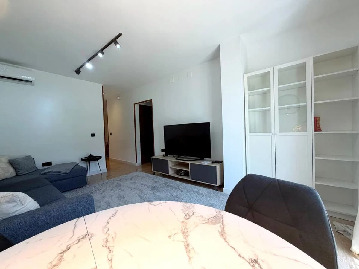 1 Bedroom Ground Floor Apartment for Sale in El Paraiso, Málaga - Image 2