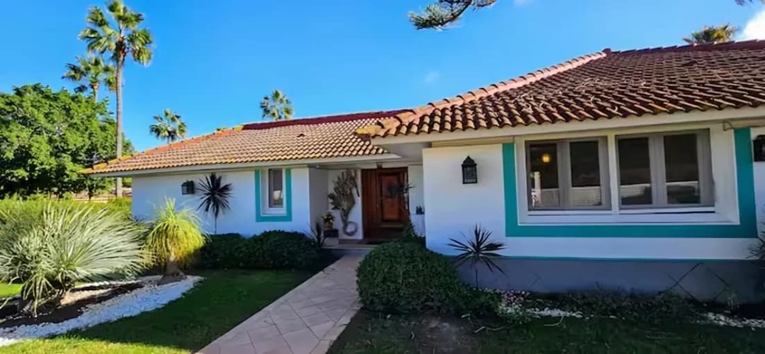 6 Bedroom Detached Villa for Sale in Sotogrande Costa, Cádiz - Image 2