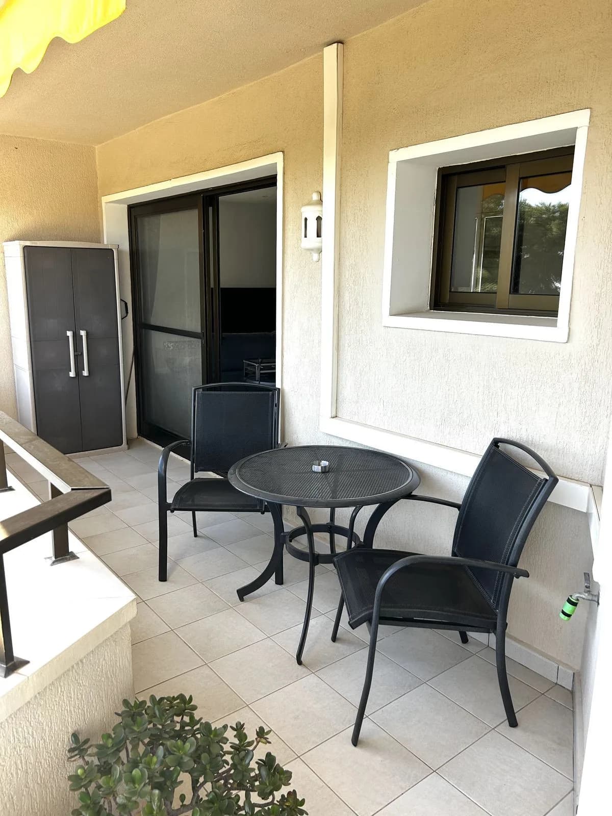 2 Bedroom Middle Floor Apartment for Sale in Estepona, Málaga - Image 6