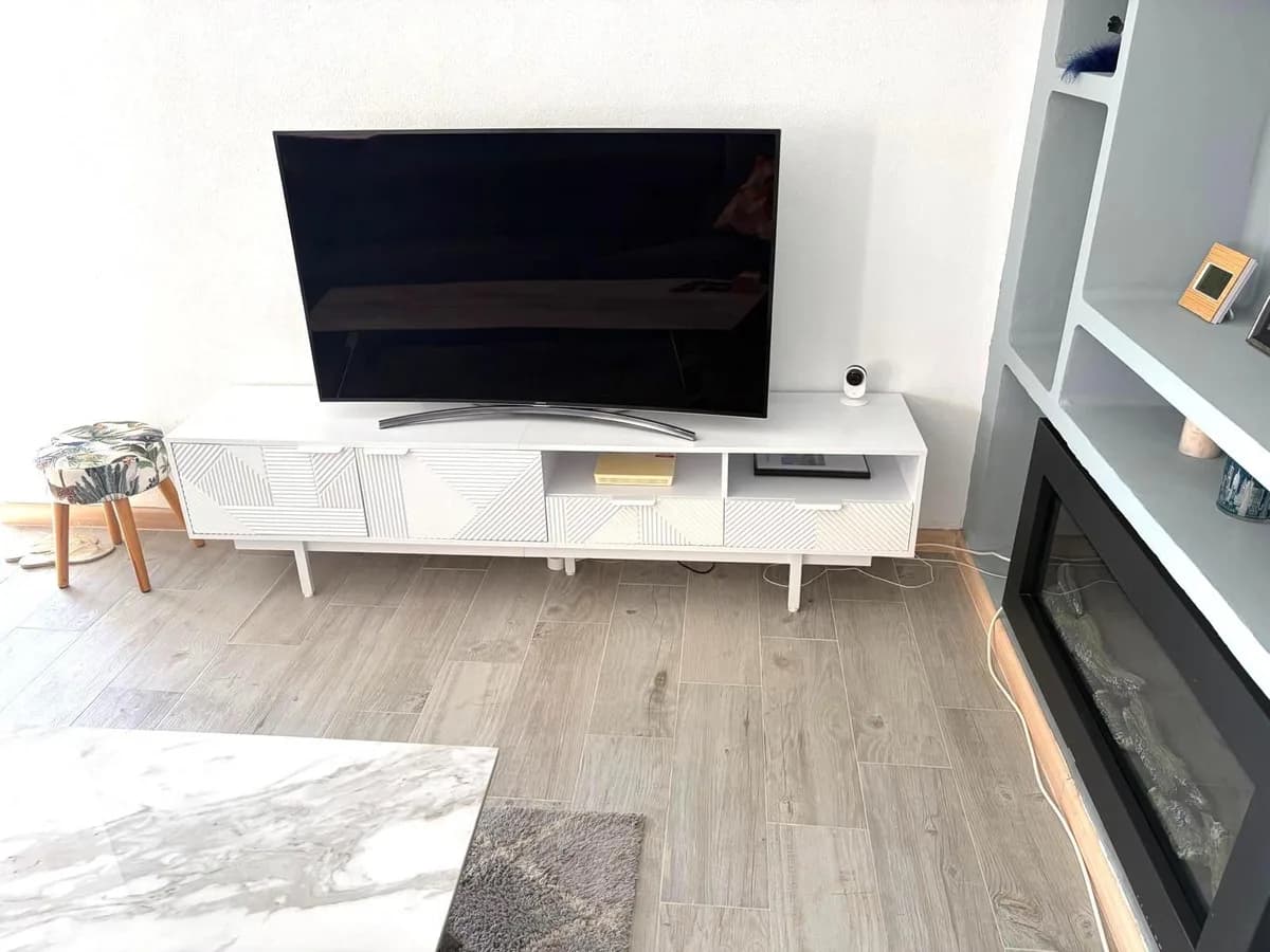 2 Bedroom Middle Floor Apartment for Sale in Estepona, Málaga - Image 9