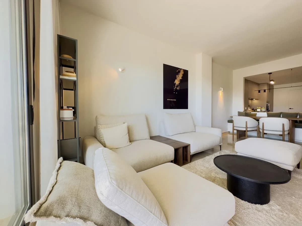 2 Bedroom Middle Floor Apartment for Sale in Manilva, Málaga - Image 6