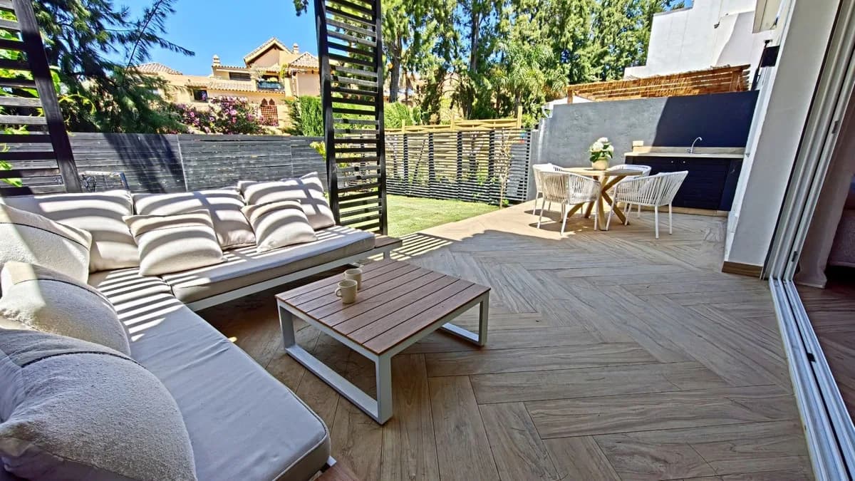 4 Bedroom Townhouse for Sale in Atalaya, Málaga - Image 6