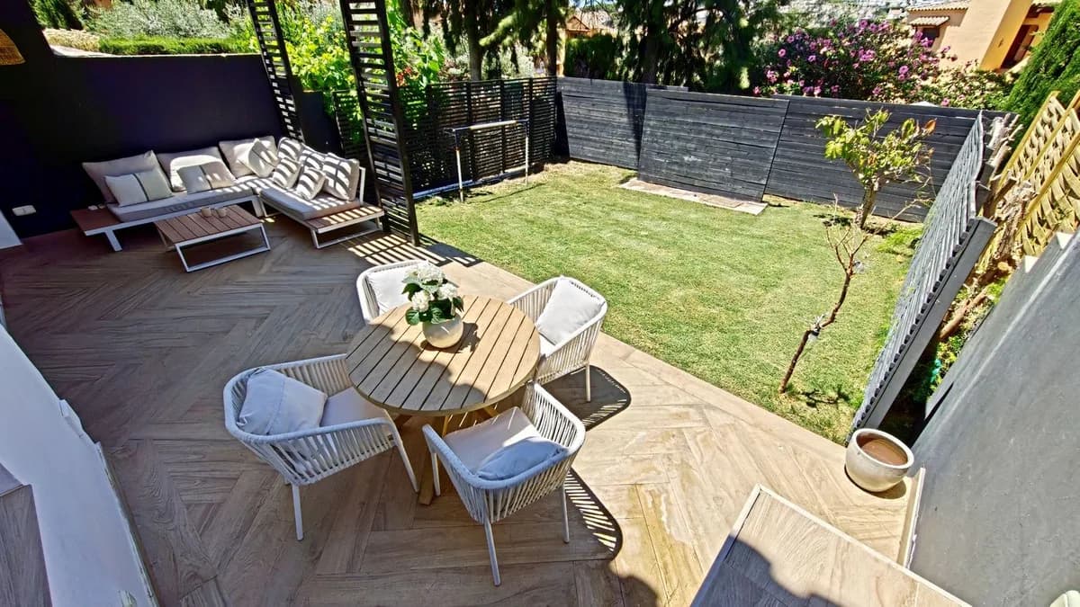 4 Bedroom Townhouse for Sale in Atalaya, Málaga - Image 7