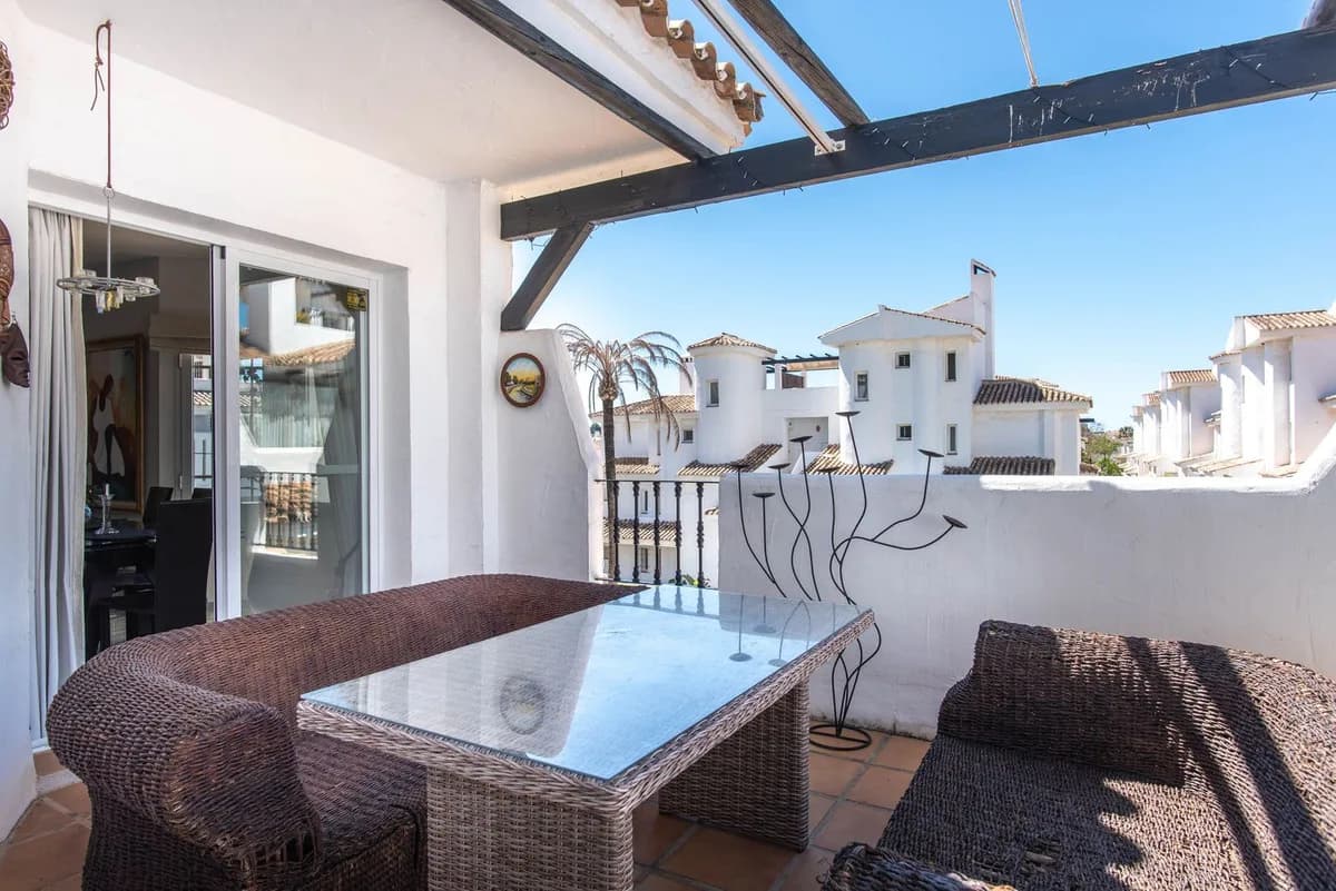 2 Bedroom Penthouse Duplex for Sale in Puerto Banús, Málaga - Image 4