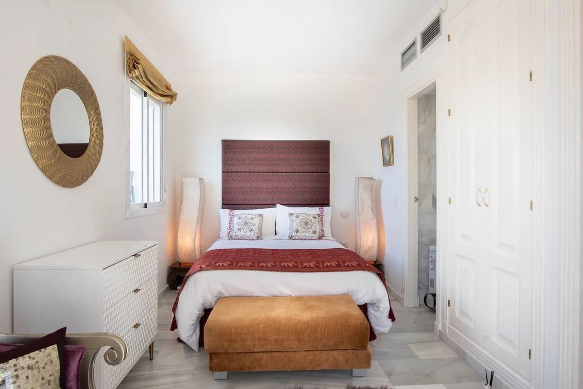 2 Bedroom Penthouse Duplex for Sale in Puerto Banús, Málaga - Image 6