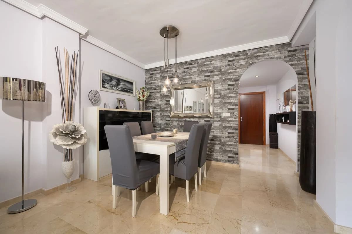 2 Bedroom Penthouse Duplex for Sale in El Paraiso, Málaga - Image 8