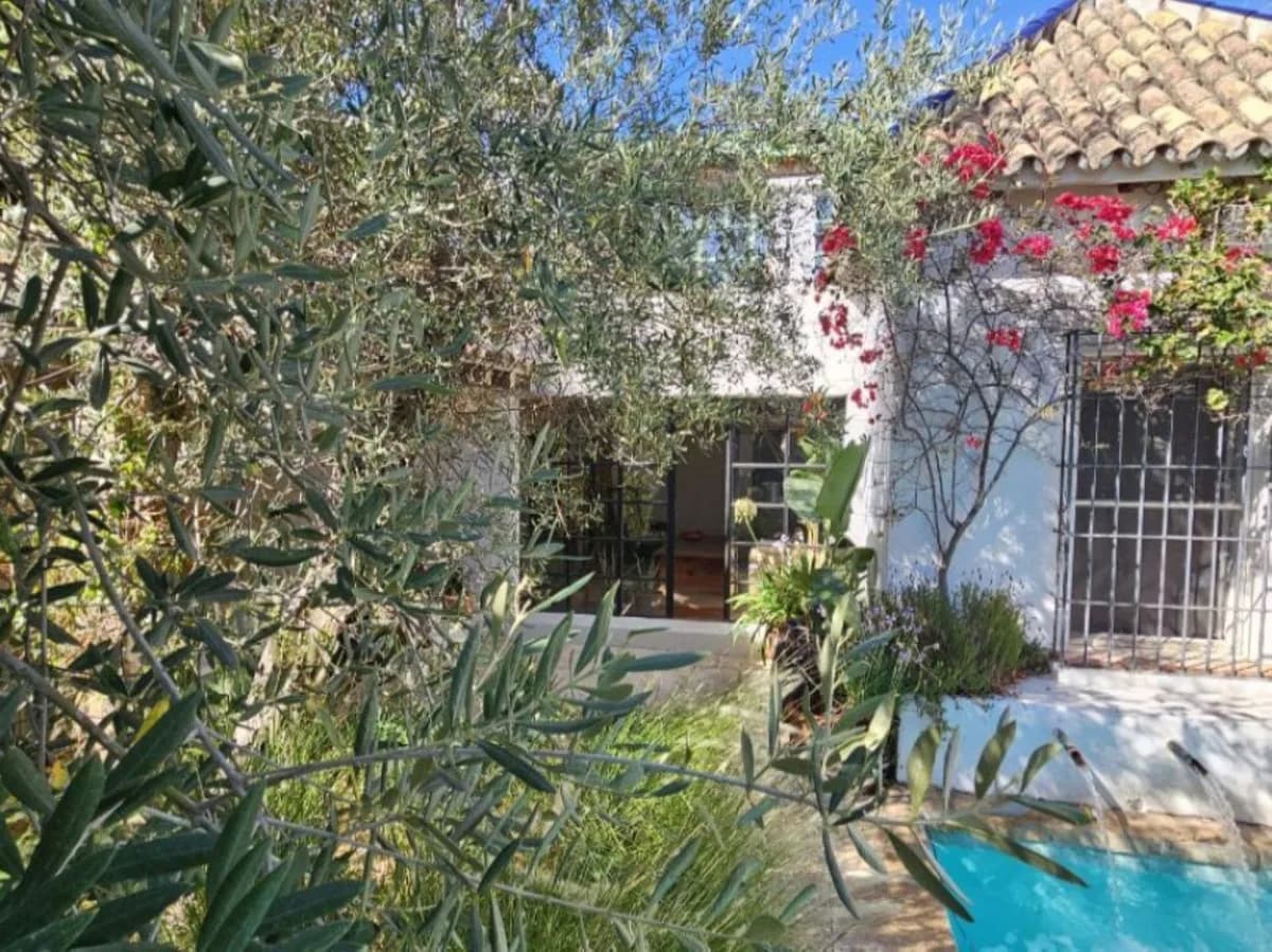 4 Bedroom Detached Villa for Sale in Marbella, Málaga