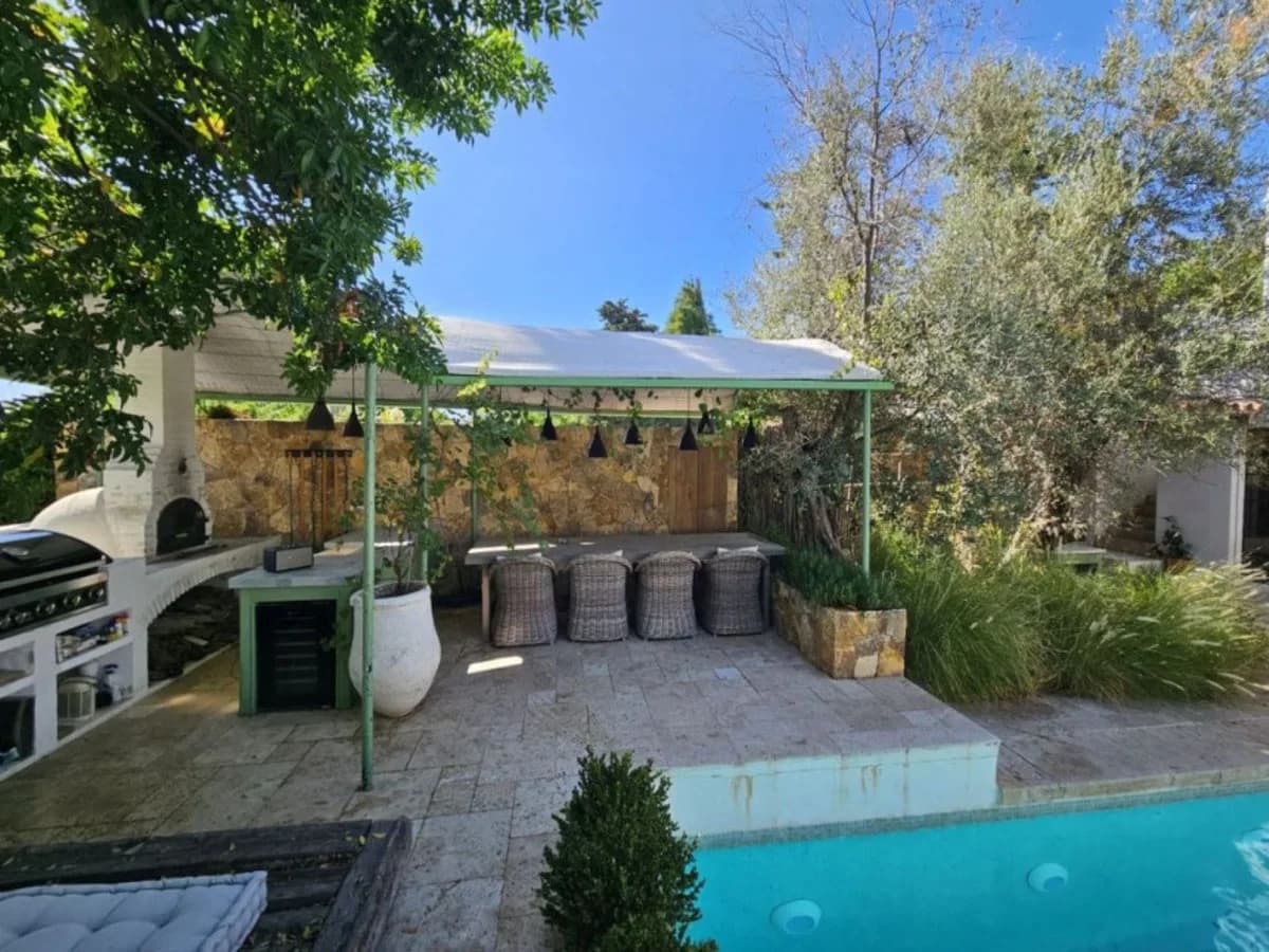 4 Bedroom Detached Villa for Sale in Marbella, Málaga - Image 2