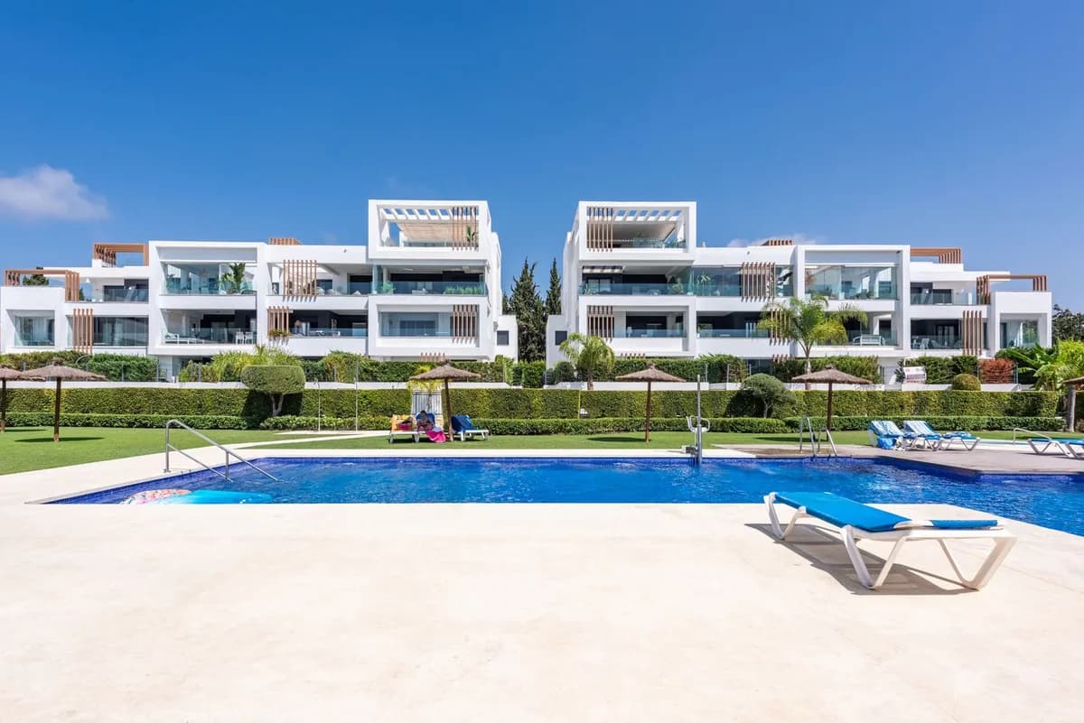 3 Bedroom Middle Floor Apartment for Sale in Bel Air, Málaga