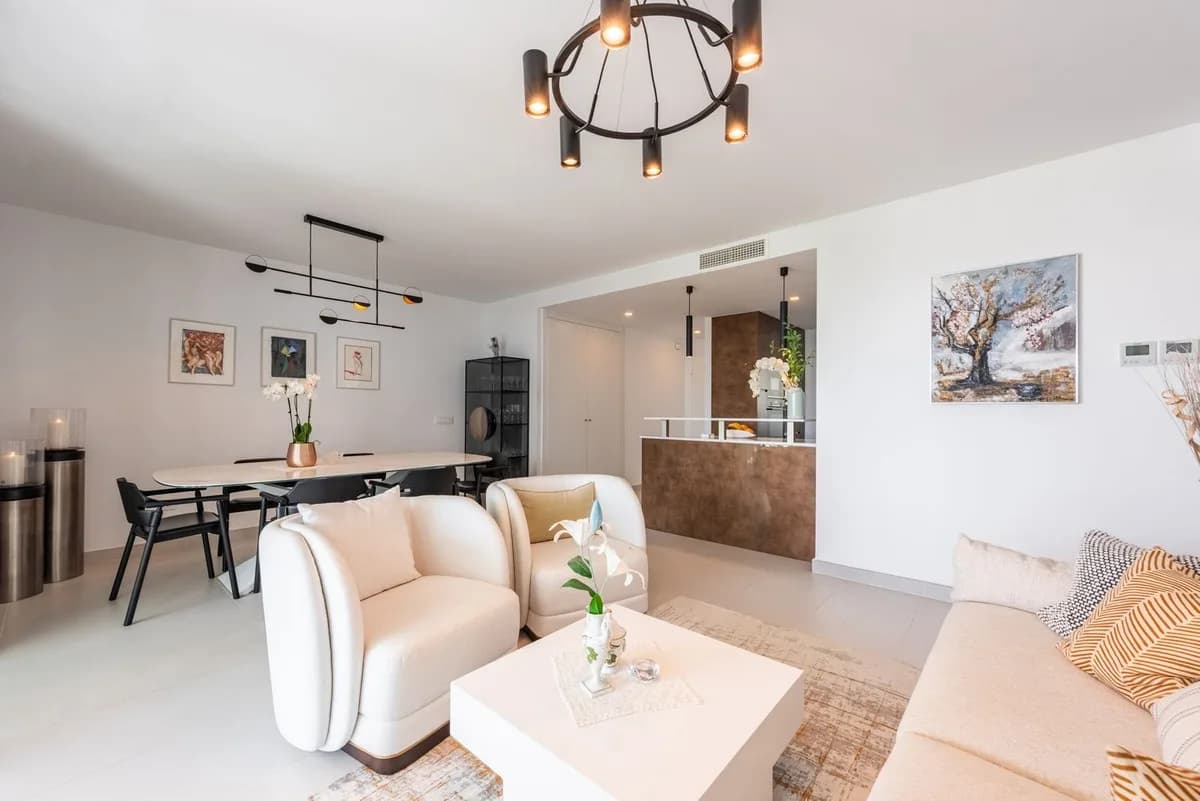 3 Bedroom Middle Floor Apartment for Sale in Bel Air, Málaga - Image 4