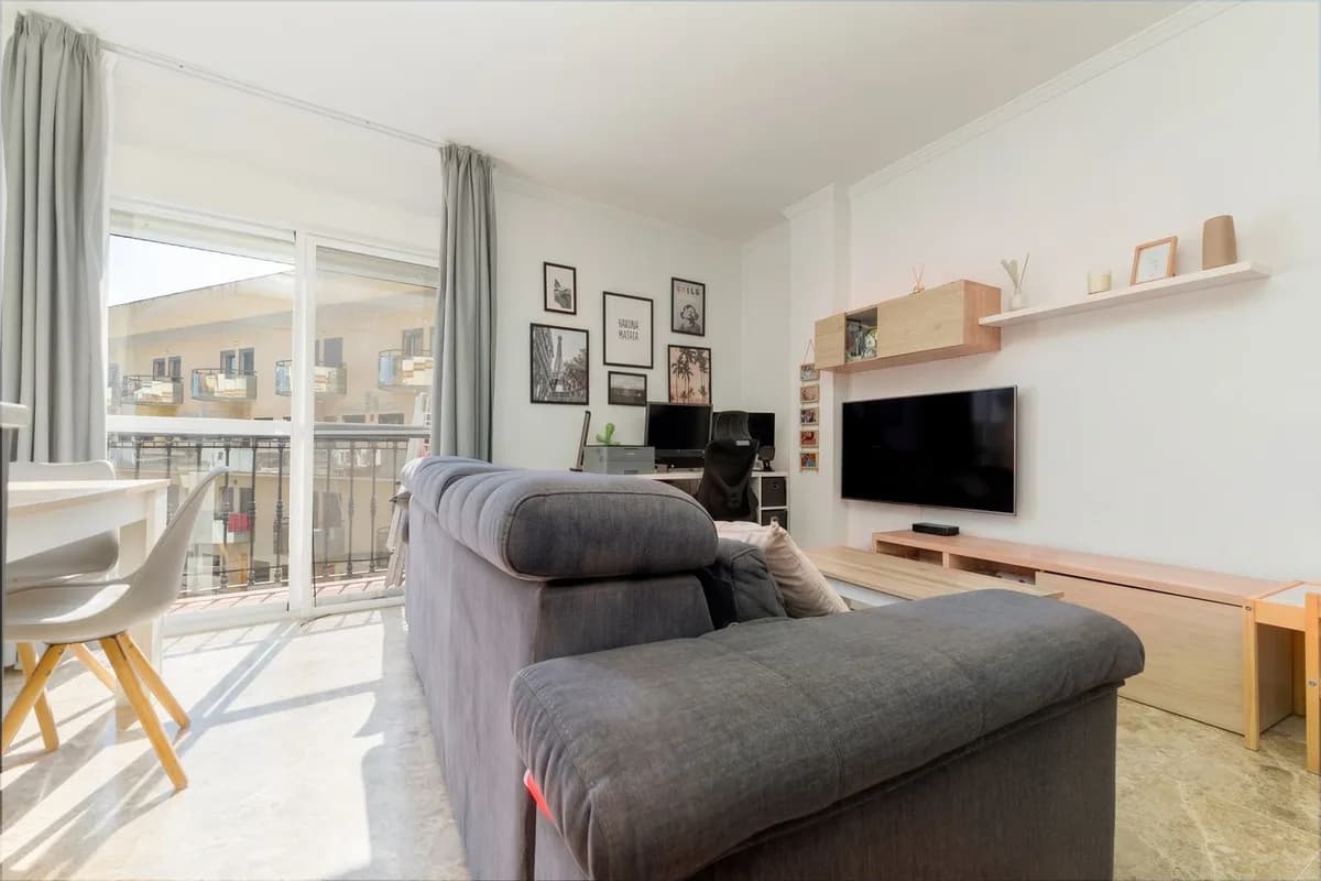 1 Bedroom Middle Floor Apartment for Sale in Torremolinos, Málaga