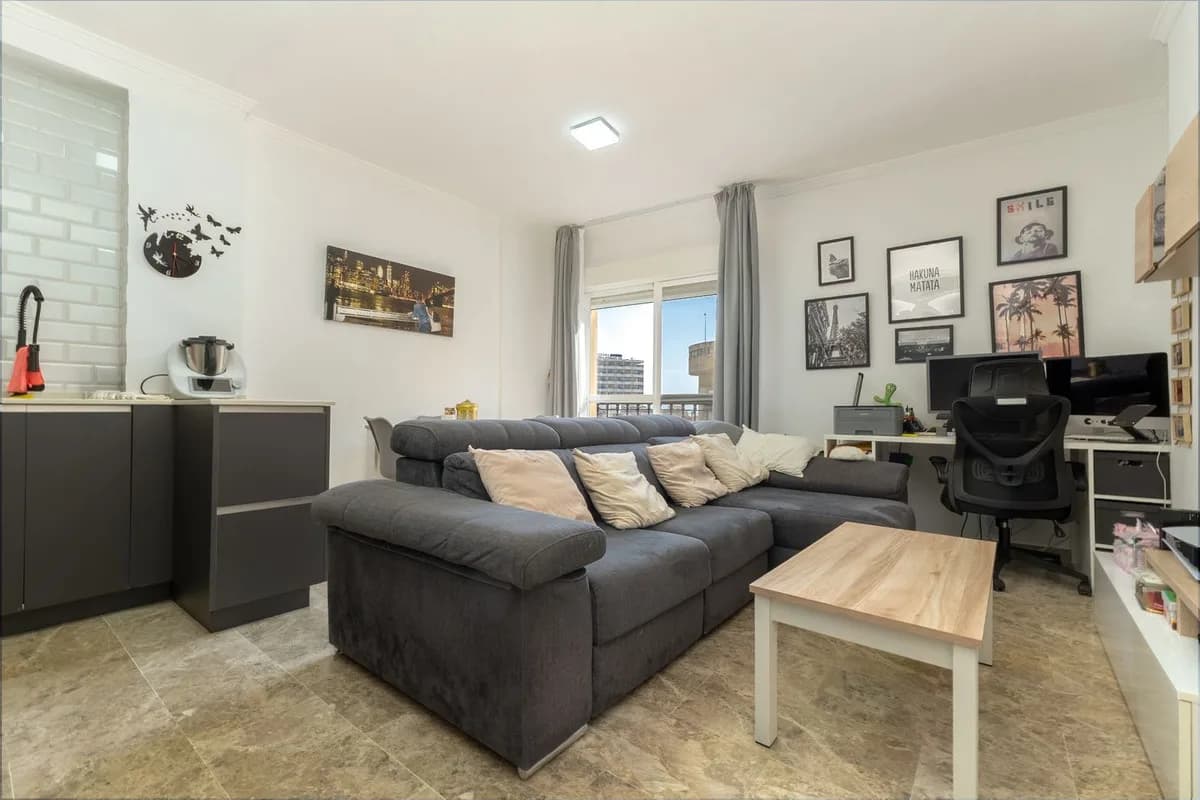 1 Bedroom Middle Floor Apartment for Sale in Torremolinos, Málaga - Image 6