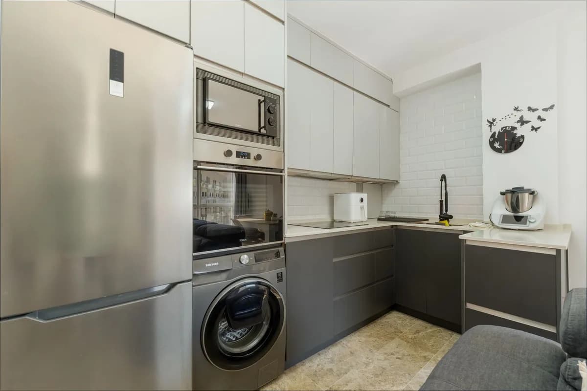 1 Bedroom Middle Floor Apartment for Sale in Torremolinos, Málaga - Image 8
