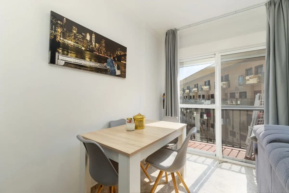 1 Bedroom Middle Floor Apartment for Sale in Torremolinos, Málaga - Image 9