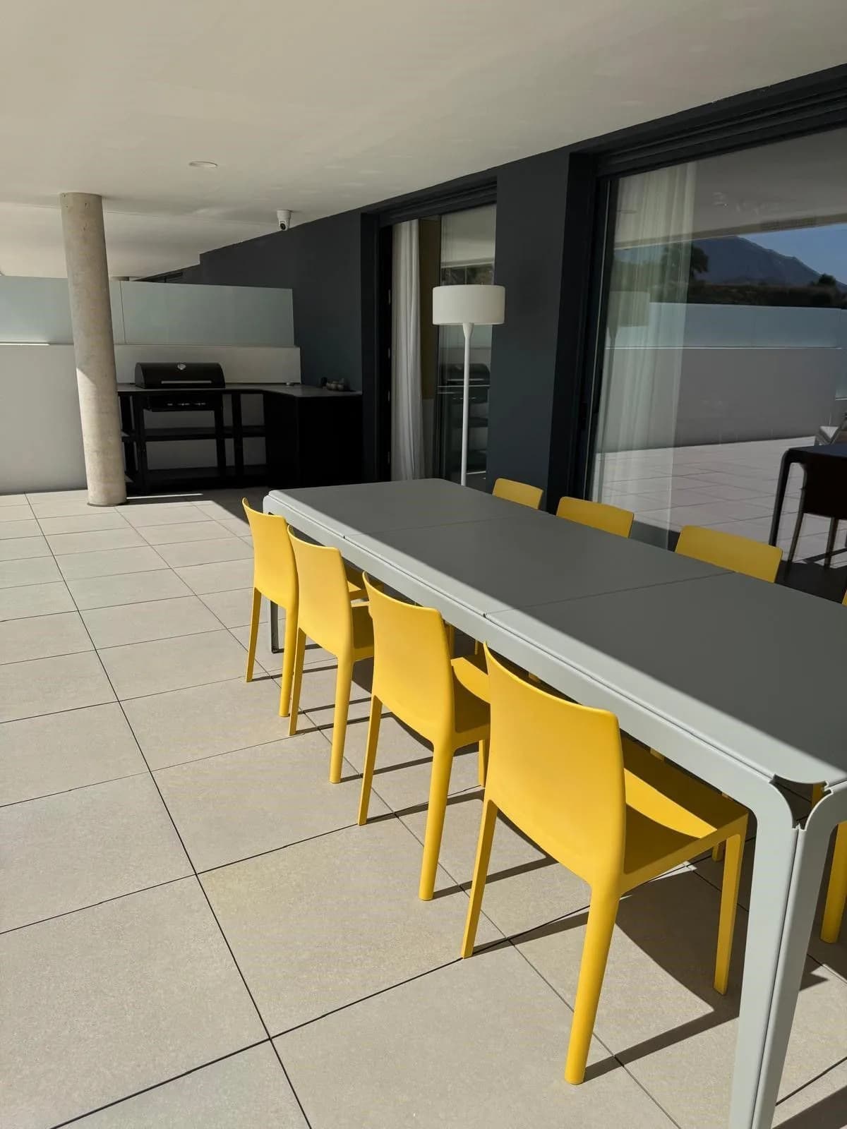 3 Bedroom Middle Floor Apartment for Sale in Altos de los Monteros, Málaga - Image 2