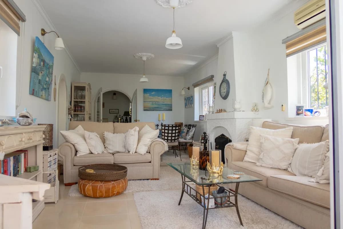 3 Bedroom Detached Villa for Sale in Estepona, Málaga - Image 9