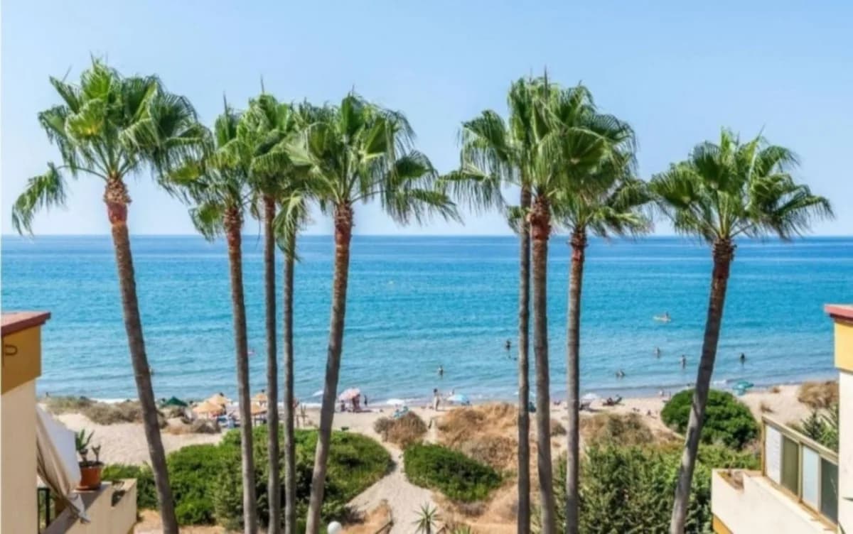 1 Bedroom Ground Floor Apartment for Sale in Elviria, Málaga - Image 6