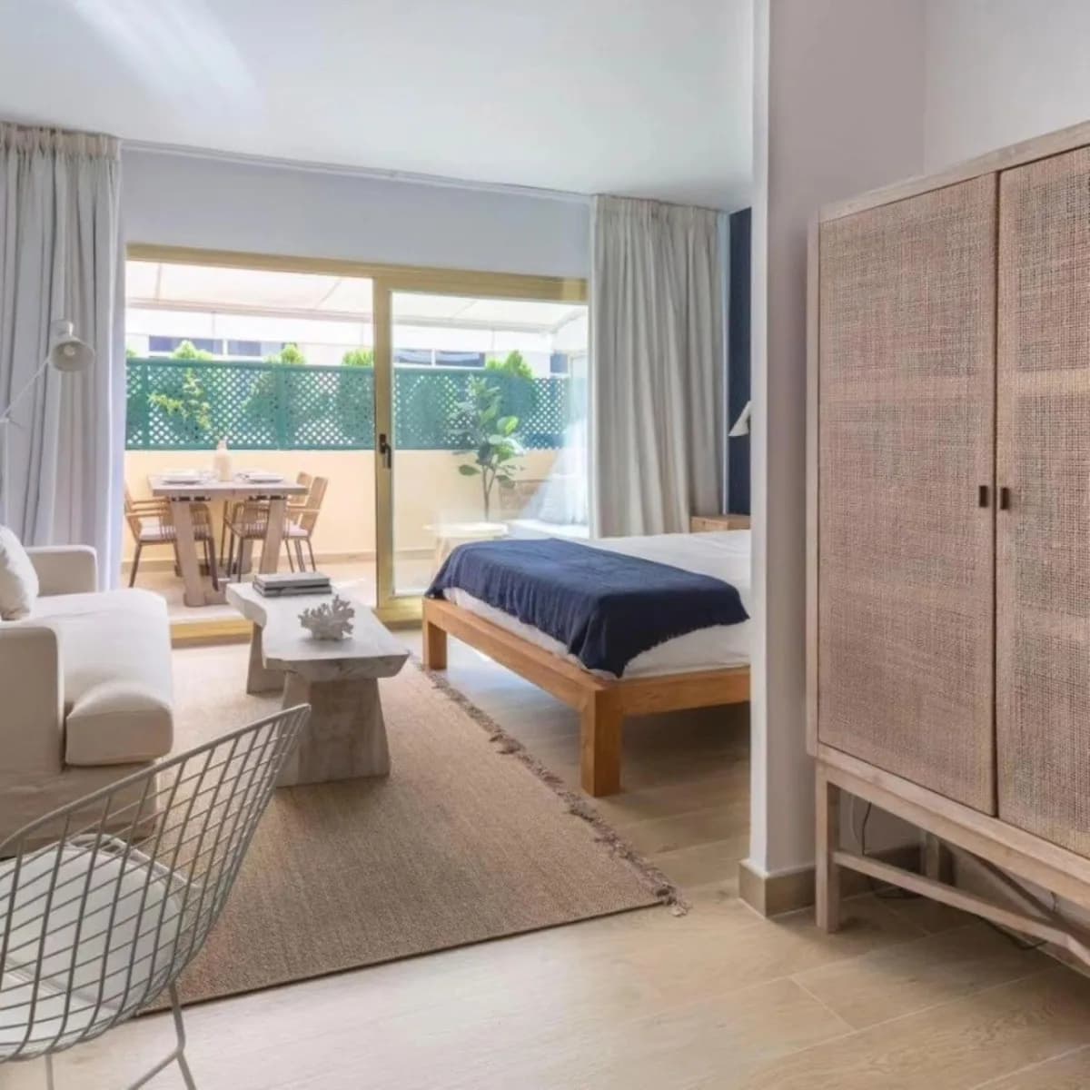 1 Bedroom Ground Floor Apartment for Sale in Elviria, Málaga - Image 8