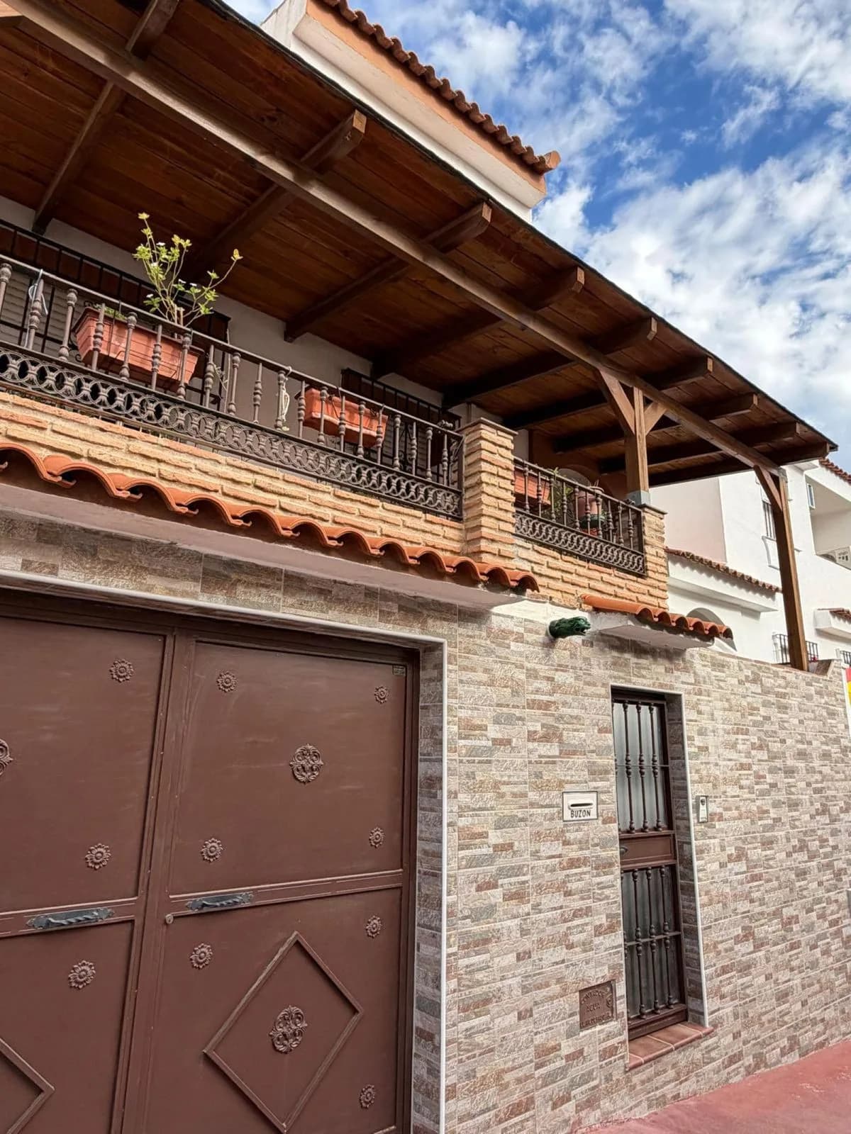 5 Bedroom Townhouse for Sale in Churriana, Málaga - Image 2