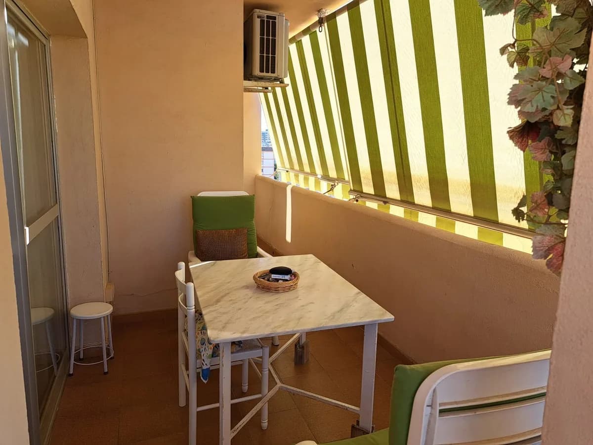3 Bedroom Top Floor Apartment for Sale in Fuengirola, Málaga - Image 8