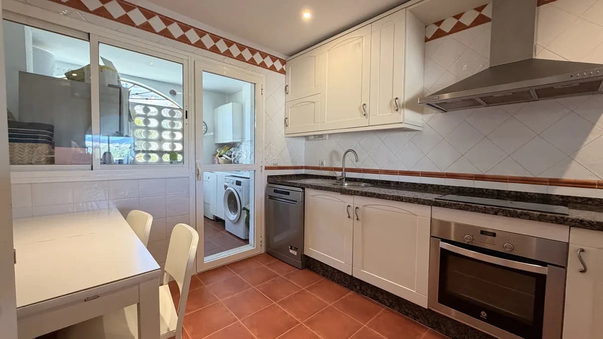 3 Bedroom Townhouse for Sale in La Duquesa, Málaga - Image 6