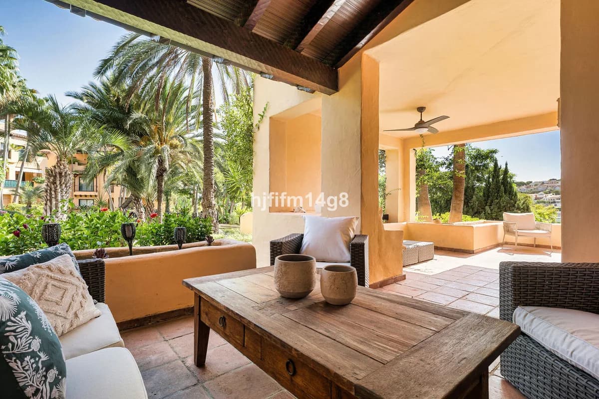 3 Bedroom Ground Floor Apartment for Sale in Estepona, Málaga - Image 2