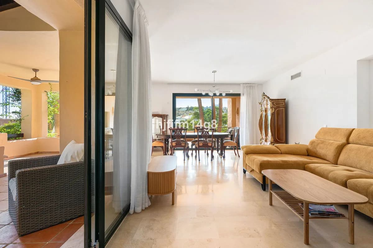 3 Bedroom Ground Floor Apartment for Sale in Estepona, Málaga - Image 5