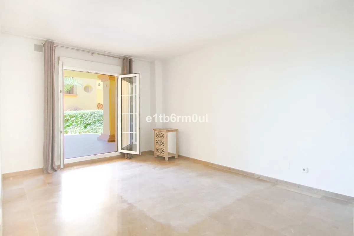 3 Bedroom Ground Floor Apartment for Sale in Nueva Andalucía, Málaga - Image 2