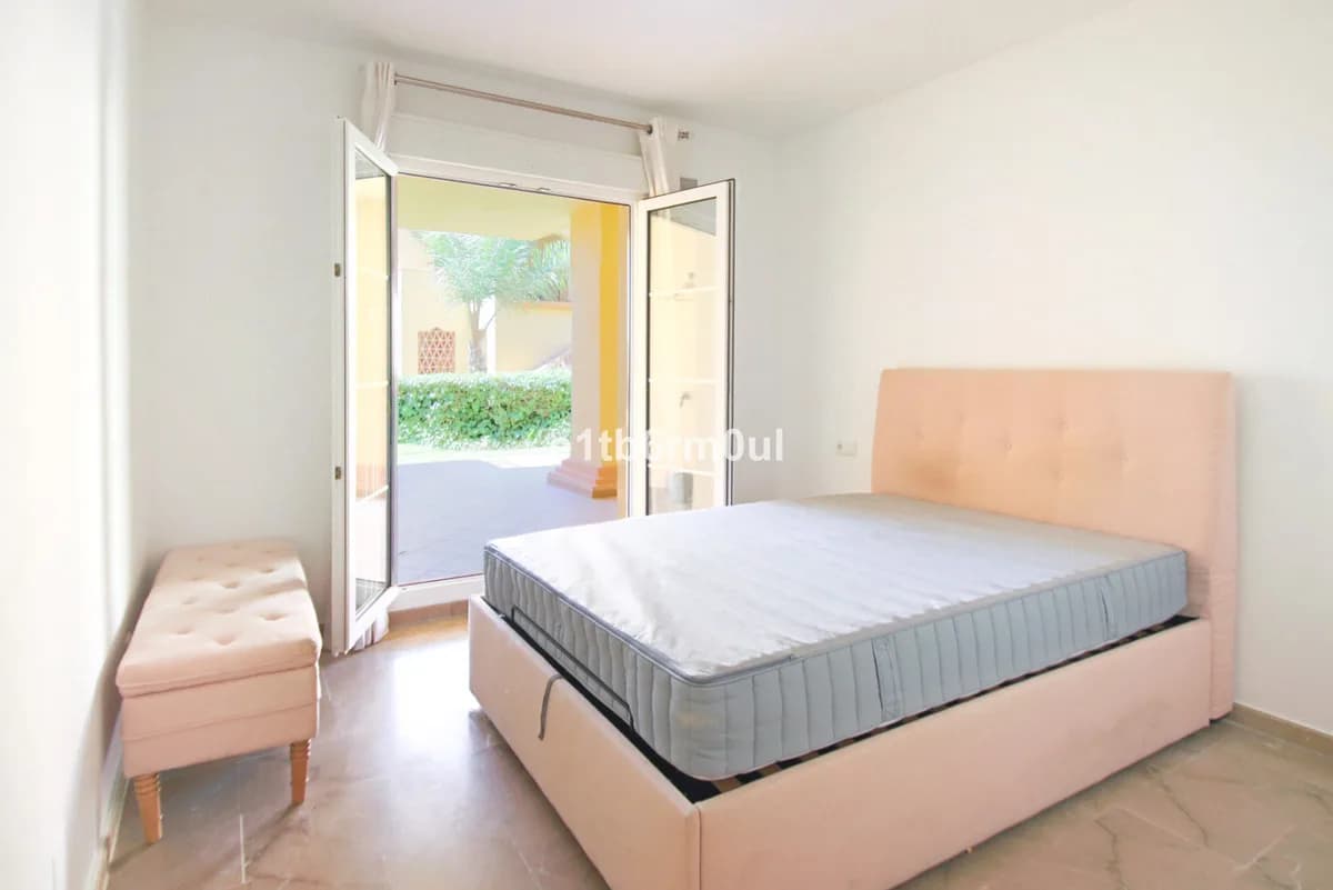 3 Bedroom Ground Floor Apartment for Sale in Nueva Andalucía, Málaga - Image 7