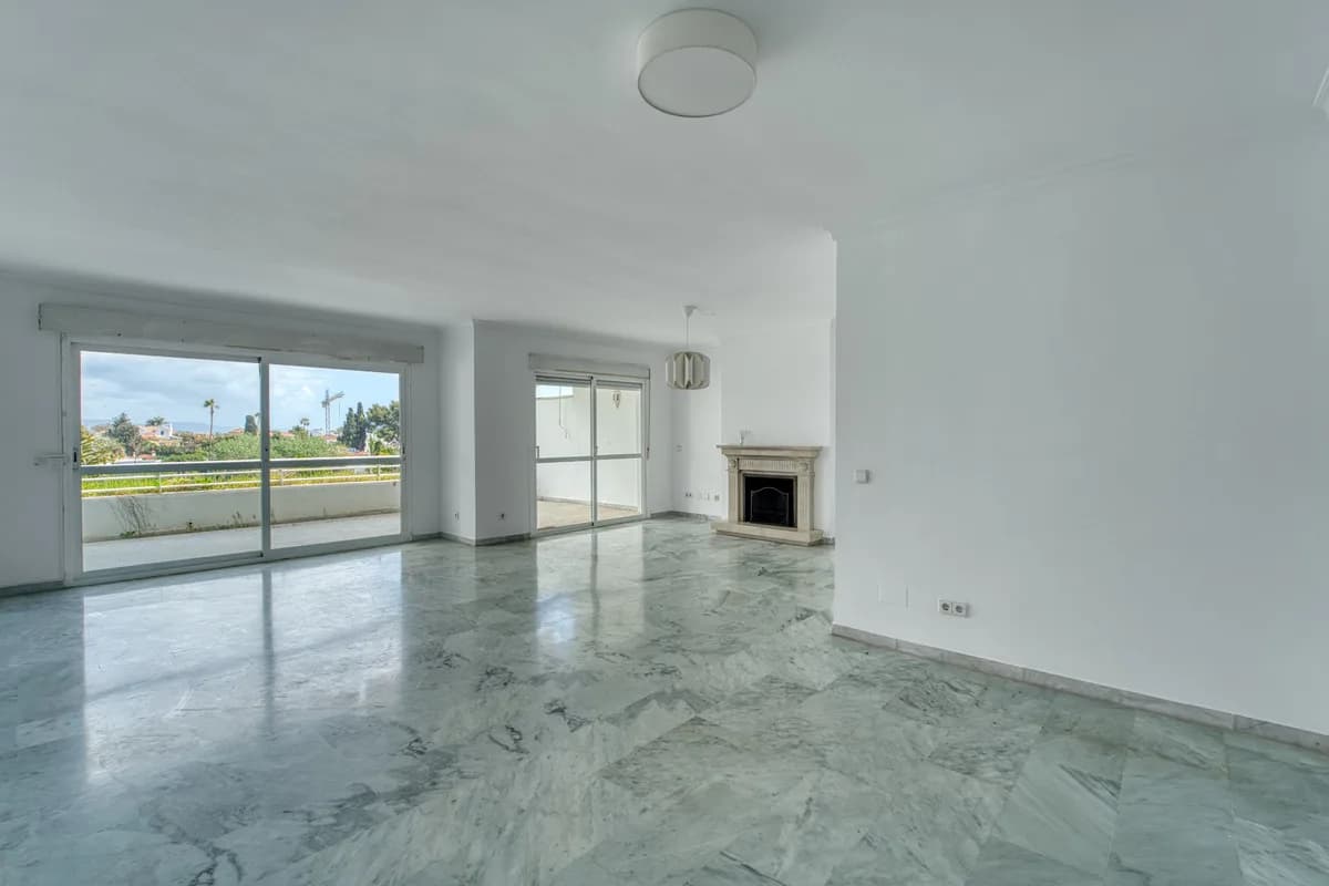 5 Bedroom Penthouse Duplex for Sale in Guadalmina Baja, Málaga