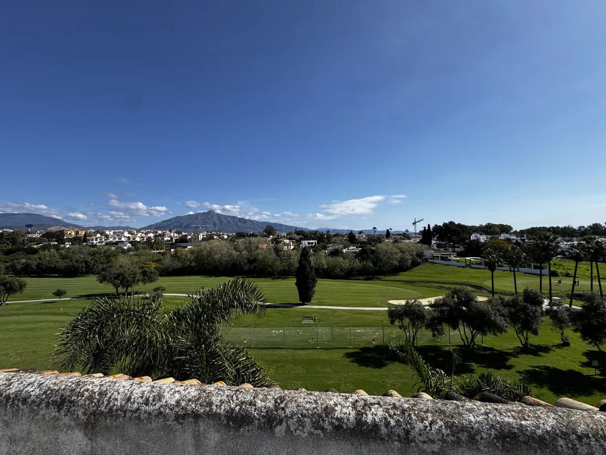 5 Bedroom Penthouse Duplex for Sale in Guadalmina Baja, Málaga - Image 3