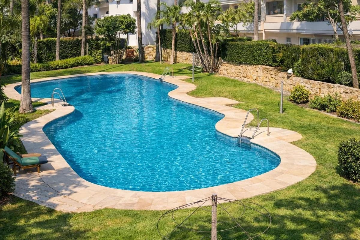 5 Bedroom Penthouse Duplex for Sale in Guadalmina Baja, Málaga - Image 5