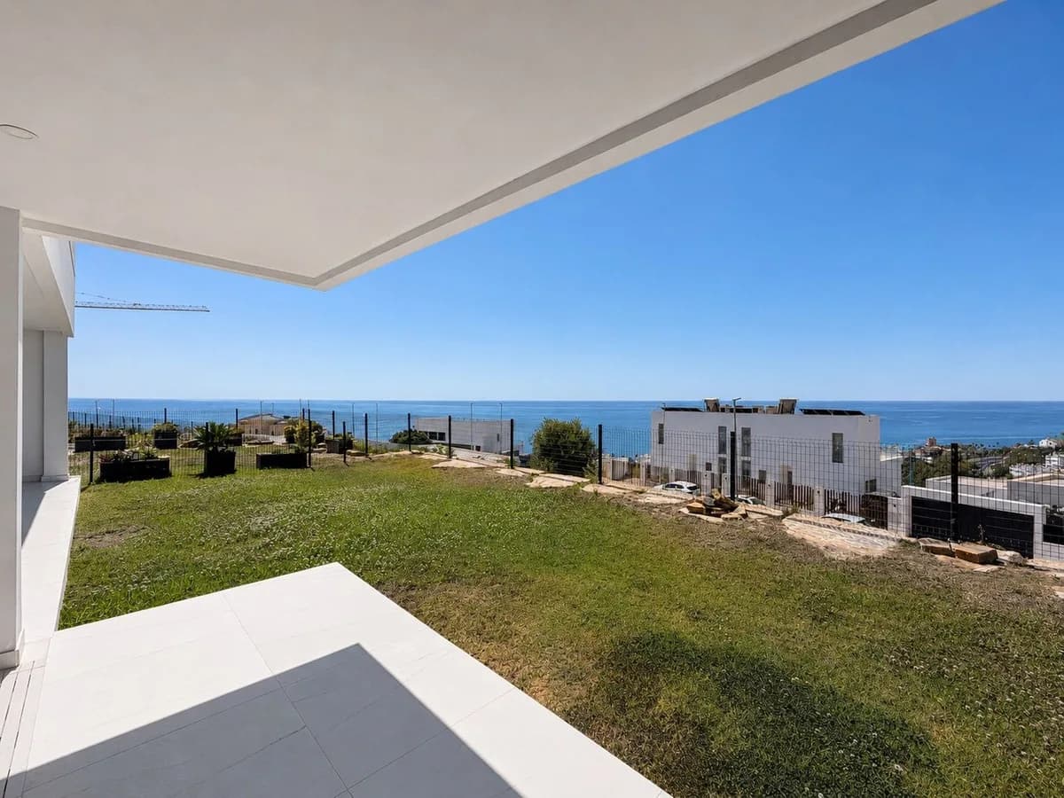 2 Bedroom Ground Floor Apartment for Sale in Casares, Málaga