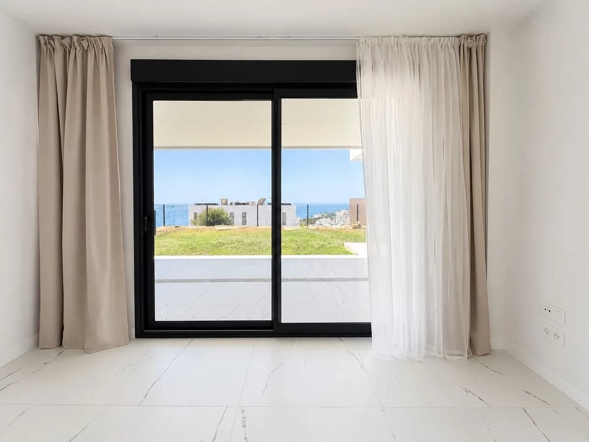 2 Bedroom Ground Floor Apartment for Sale in Casares, Málaga - Image 8