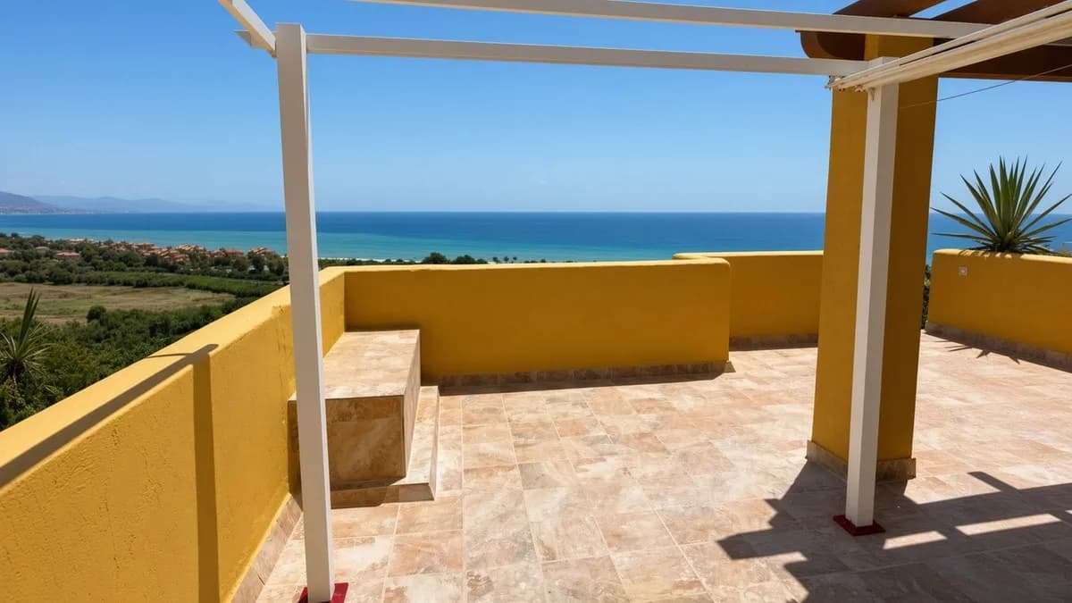 2 Bedroom Penthouse for Sale in La Duquesa, Málaga - Image 4