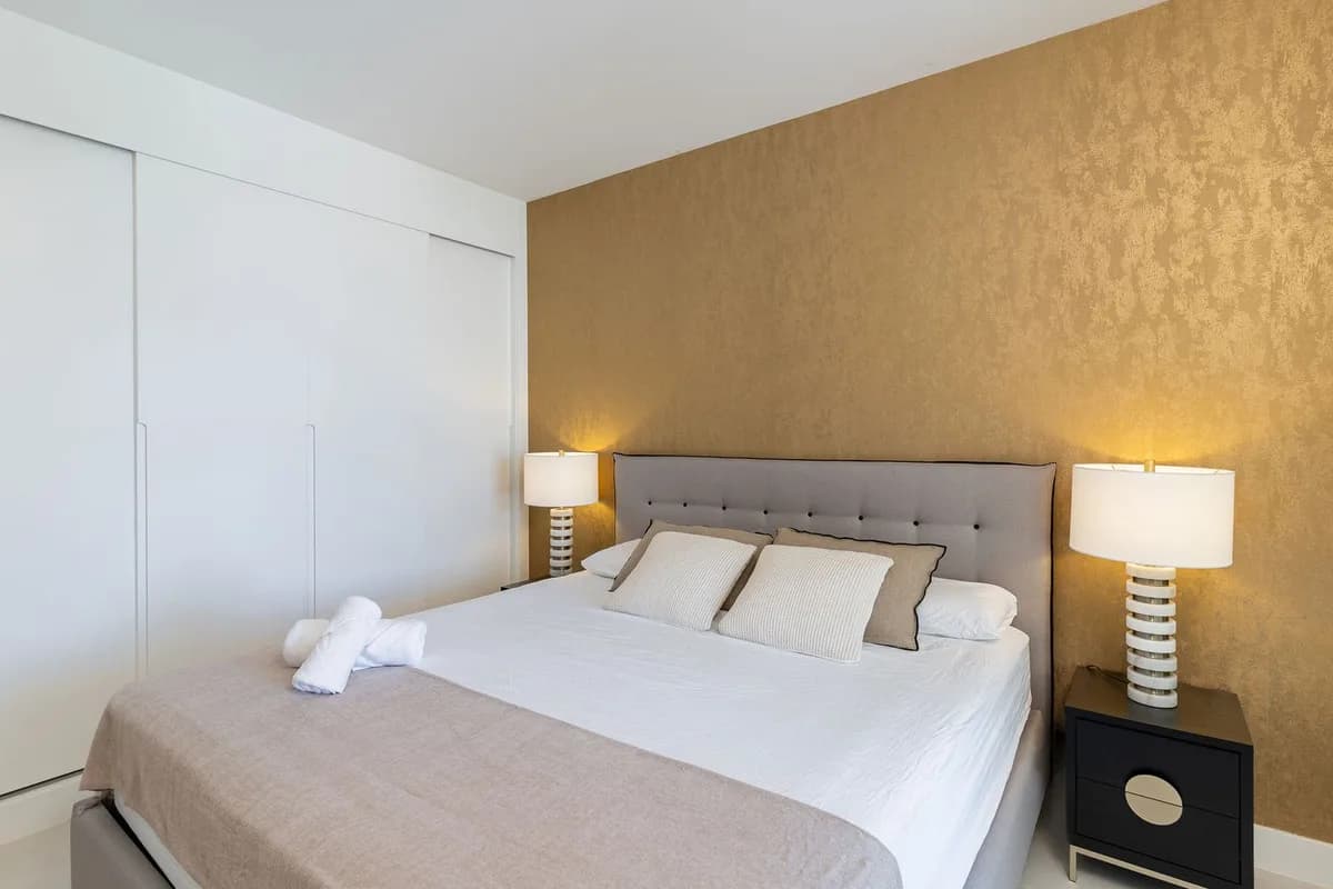 2 Bedroom Middle Floor Apartment for Sale in Fuengirola, Málaga - Image 8