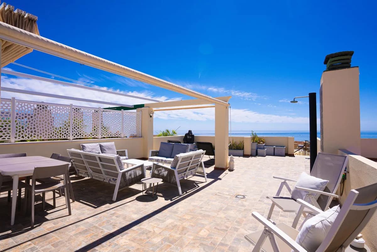 2 Bedroom Penthouse for Sale in Calahonda, Málaga - Image 6