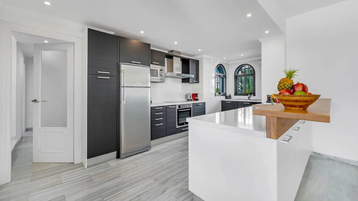 3 Bedroom Penthouse Duplex for Sale in Nueva Andalucía, Málaga - Image 6
