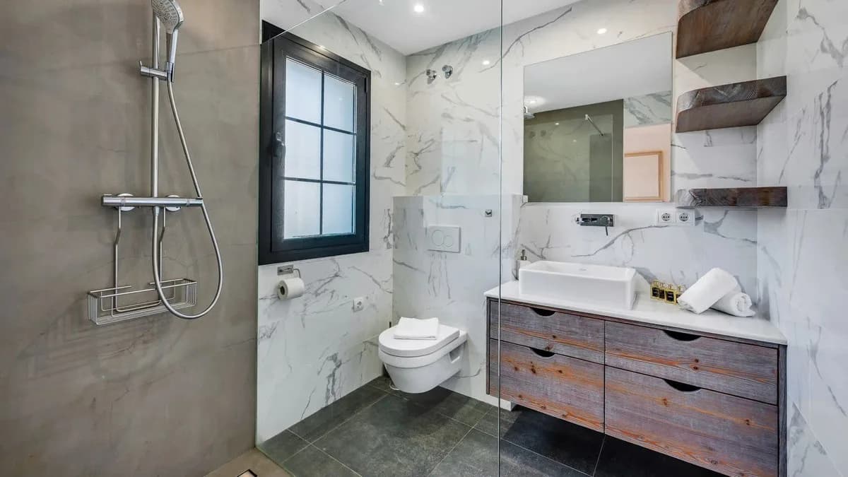 3 Bedroom Penthouse Duplex for Sale in Nueva Andalucía, Málaga - Image 9